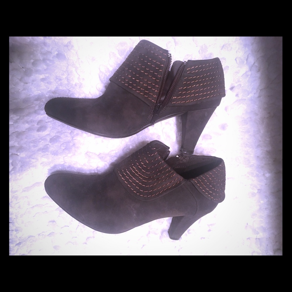 21/2” very suede booties